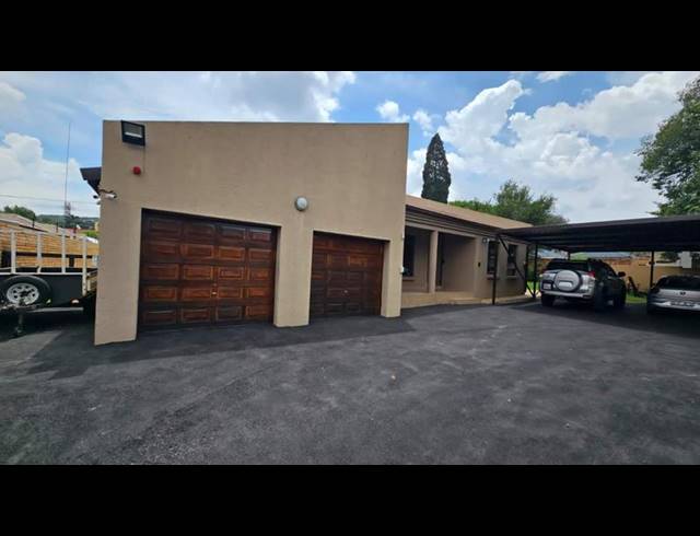 3 BEDROOM HOUSE FOR SALE IN NEW REDRUTH